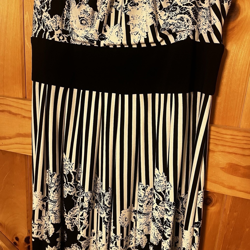 Kathy Roberts Womens Dress Size 16 Black & White Floral Sleeveless - Picture 3 of 13